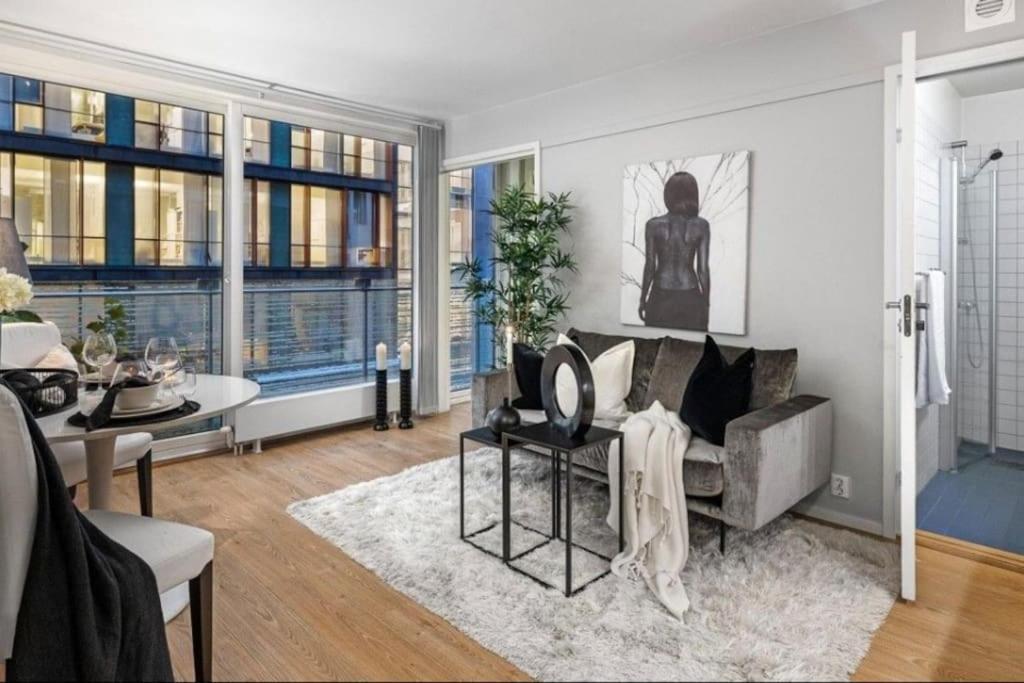Appartamento Aker Brygge - Sjoside Hjem - Sentral Beliggenhet Oslo Esterno foto